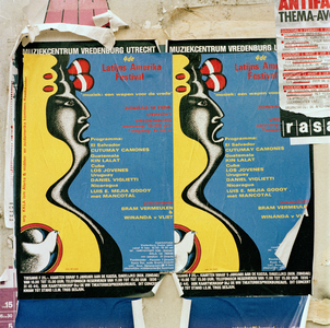 846366 Afbeelding van twee affiches voor het 4de Latijns Amerika Festival in het muziekcentrum Vredenburg te Utrecht op ...